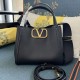 Replica Borsa a mano media Valentino Garavani Alltime vitello granato Nero Imitazioni perfette Outlet