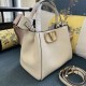 Replica Borsa a mano media Valentino Garavani Alltime vitello granato Beige Imitazioni perfette Outlet