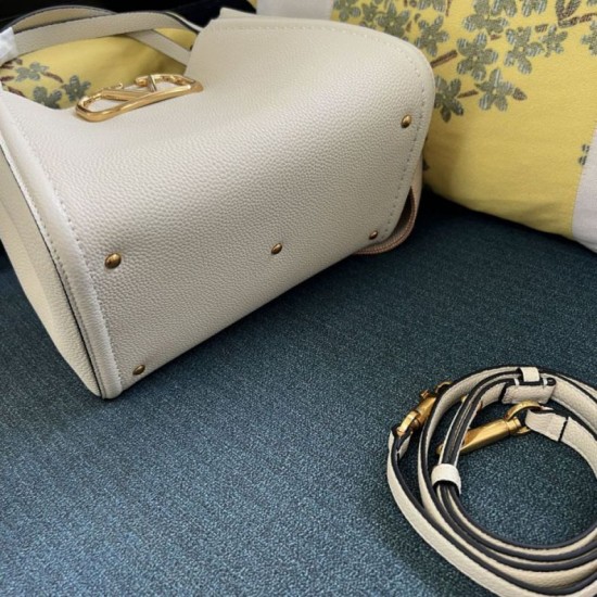 Replica Borsa a mano media Valentino Garavani Alltime vitello granato Beige Imitazioni perfette Outlet
