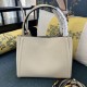 Replica Borsa a mano media Valentino Garavani Alltime vitello granato Beige Imitazioni perfette Outlet