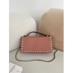 Replica Portafoglio con catena Valentino Garavani Rockstud Rosa Imitazioni perfette Outlet