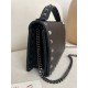 Replica Portafoglio con catena Valentino Garavani Rockstud Nero Imitazioni perfette Outlet