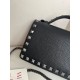 Replica Portafoglio con catena Valentino Garavani Rockstud Nero Imitazioni perfette Outlet