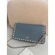 Replica Borsa a tracolla piccola con patta Valentino Garavani Rockstud Blu Imitazioni perfette Outlet