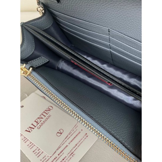 Replica Borsa a tracolla piccola con patta Valentino Garavani Rockstud Blu Imitazioni perfette Outlet