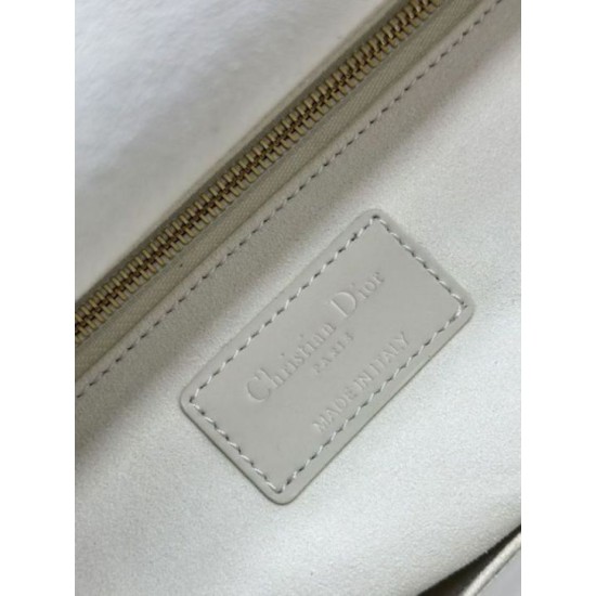 Replica Borsa a mano Dior Lady Dior grande opaca Cannage con patta bianca Imitazioni perfette Outlet