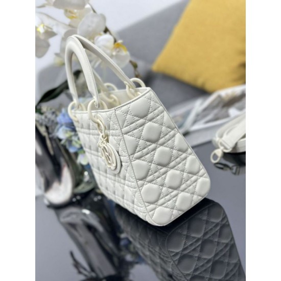 Replica Borsa a mano Dior Lady Dior Media opaca Cannage con patta bianca Imitazioni perfette Outlet
