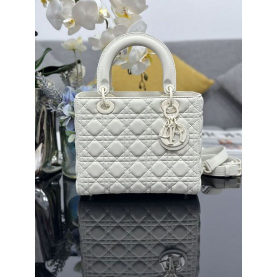Replica Borsa a mano Dior Lady Dior Media opaca Cannage con patta bianca Imitazioni perfette Outlet