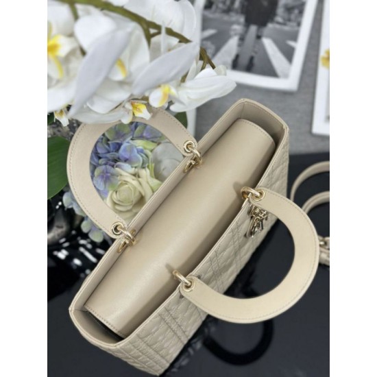 Replica Borsa grande Dior Lady Dior agnello trapuntata cannage beige Imitazioni perfette Outlet