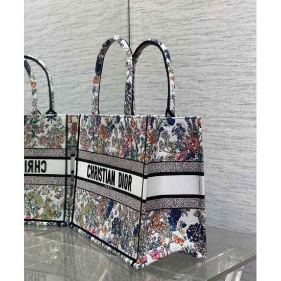 Replica Dior Lucky Media Dior Book Tote Bianco Motivo Dior Night of dreams Imitazioni perfette Outlet