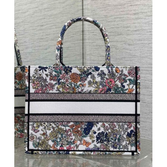 Replica Dior Lucky Media Dior Book Tote Bianco Motivo Dior Night of dreams Imitazioni perfette Outlet