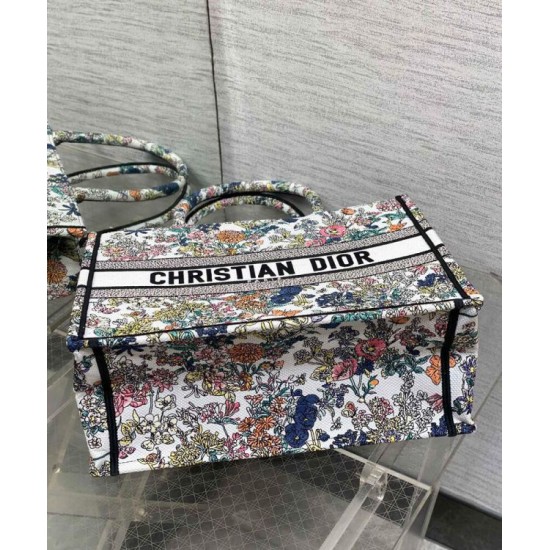 Replica Dior Lucky Media Dior Book Tote Bianco Motivo Dior Night of dreams Imitazioni perfette Outlet