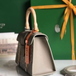Premio Replica Borsa Goyard Saigon Structure Nano grigia False Online