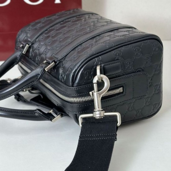 Premio Repliche Borsa da viaggio piccola Gucci GG Emblem da uomo 855789 Nero Imitazione Outlet Online