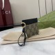 Premio Repliche Porta carte Gucci GG Emblem con cinturino 819121 Nero Imitazione Outlet Online