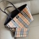 Premio Repliche Borsa tote Burberry Bloomsbury Highlands reversibile media Imitazione Outlet Online