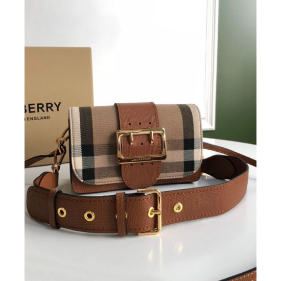 Premio Repliche Borsa a tracolla piccola con fibbia Burberry Caffè Imitazione Outlet Online