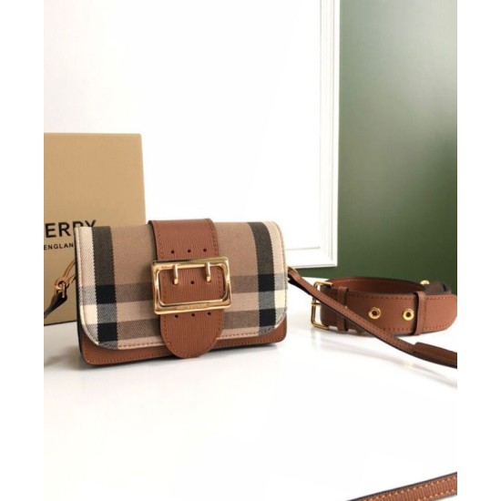Premio Repliche Borsa a tracolla piccola con fibbia Burberry Caffè Imitazione Outlet Online