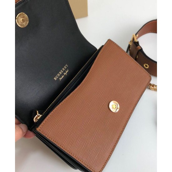 Premio Repliche Borsa a tracolla piccola con fibbia Burberry Caffè Imitazione Outlet Online