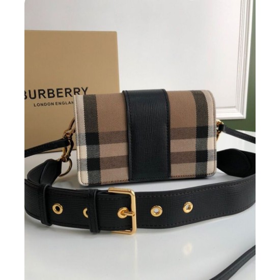 Premio Repliche Borsa a tracolla piccola con fibbia Burberry Nera Imitazione Outlet Online
