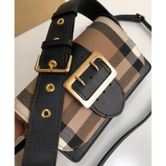 Premio Repliche Borsa a tracolla piccola con fibbia Burberry Nera Imitazione Outlet Online