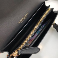 Premio Repliche Borsa a tracolla piccola con fibbia Burberry Nera Imitazione Outlet Online