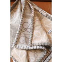 Replica Coperta cashmere a quadri Loewe Anagram Beige 135 x 170 False Online Economiche Originali Premio Replica Coperta cashmere a quadri Loewe Anagram Beige 135 x 170 Imitazione Outlet Italia