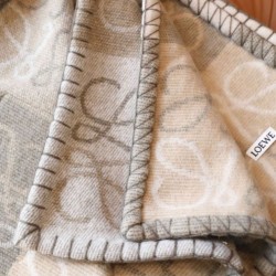 Premio Replica Coperta cashmere a quadri Loewe Anagram Beige 135 x 170 Imitazione Outlet Italia
