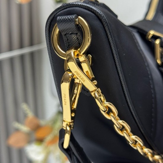 Premio Replica Borsa a tracolla Prada Re-Nylon Demi-Lune 1BH222 nera Imitazione Outlet