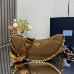 Premio Replica Borsa a tracolla Prada Re-Nylon Demi-Lune 1BH222 marrone Imitazione Outlet
