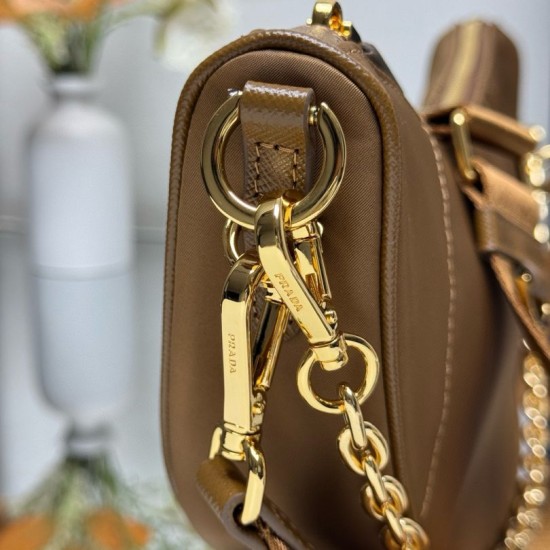 Premio Replica Borsa a tracolla Prada Re-Nylon Demi-Lune 1BH222 marrone Imitazione Outlet