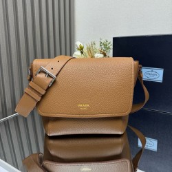 Premio Replica Borsa a tracolla Prada messenger 2VD069 marrone Imitazione Outlet