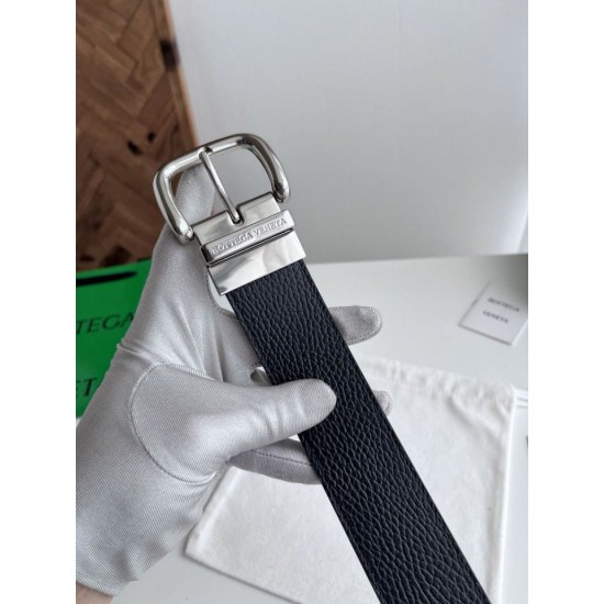Replica Premium Cintura reversibile in pelle da uomo BV Nero/Blu Imitazione Outlet