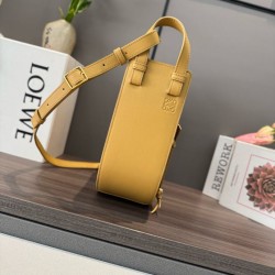 Replica Premium Borsa a tracolla Loewe Hammock Slice Giallo Imitazione Outlet