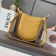 Replica Premium Borsa a tracolla Loewe Hammock Slice Giallo Imitazione Outlet