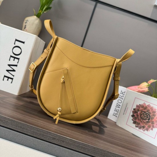 Replica Premium Borsa a tracolla Loewe Hammock Slice Giallo Imitazione Outlet