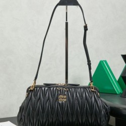 Replica Premium Pochette Miu Miu Caprice trapuntata nappa 5BF130 Nero Imitazione Outlet