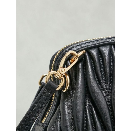 Replica Premium Pochette Miu Miu Caprice trapuntata nappa 5BF130 Nero Imitazione Outlet
