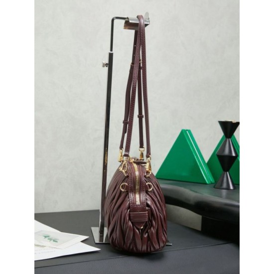 Replica Premium Pochette Miu Miu Caprice trapuntata nappa 5BF130 Borgogna Imitazione Outlet