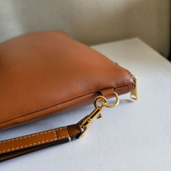 Replica Premium Piccola pochette Celine con tracolla pelle di vitello liscia Marrone Imitazione Outlet