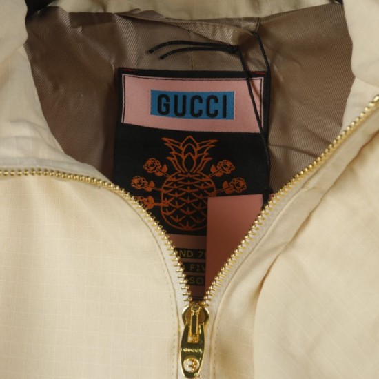 Perfetto Replica Giacca Gucci con cappuccio e tasca con cerniera ricamata Imitazione Outlet
