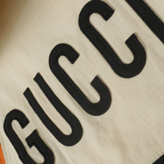 Perfetto Replica Giacca Gucci con cappuccio e tasca con cerniera ricamata Imitazione Outlet