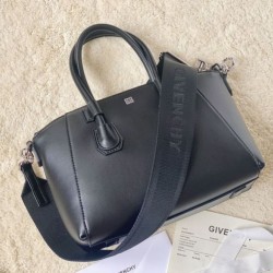 Replica Borsa Givenchy Antigona piccola Nero Imitazione Outlet Online