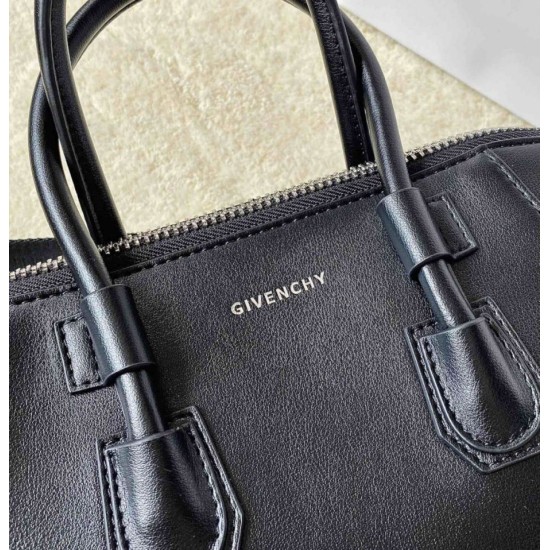 Replica Borsa Givenchy Antigona piccola Nero Imitazione Outlet Online
