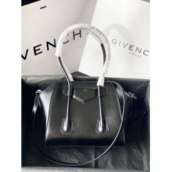 Replica Borsa Givenchy Mini Antigona Lock 4g nera Imitazione Outlet Online