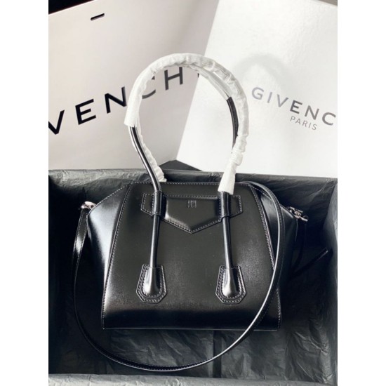 Replica Borsa Givenchy Mini Antigona Lock 4g nera Imitazione Outlet Online