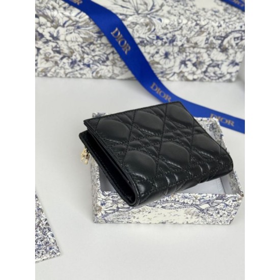 Replica Portacarte Lady Dior con patta e liconica impuntura Cannage Nero Imitazione Outlet Online