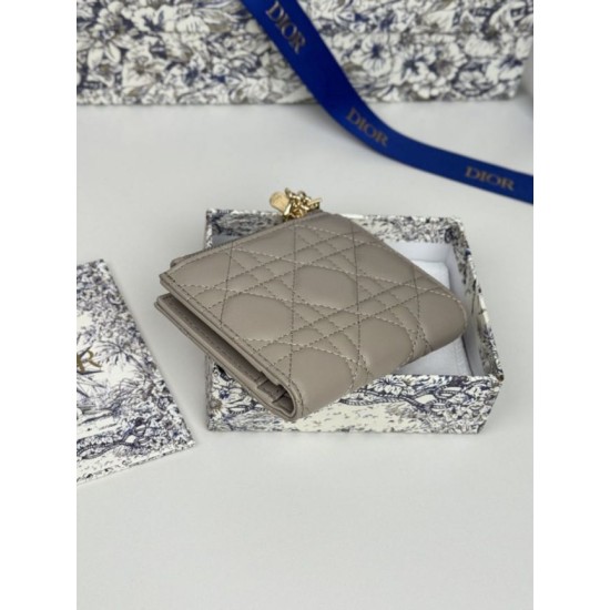 Replica Portacarte Lady Dior con patta e liconica impuntura Cannage Grigio Imitazione Outlet Online