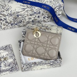 Replica Portacarte Lady Dior con patta e liconica impuntura Cannage Grigio Imitazione Outlet Online