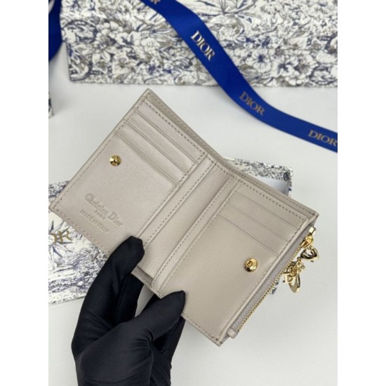 Replica Portacarte Lady Dior con patta e liconica impuntura Cannage Grigio Imitazione Outlet Online